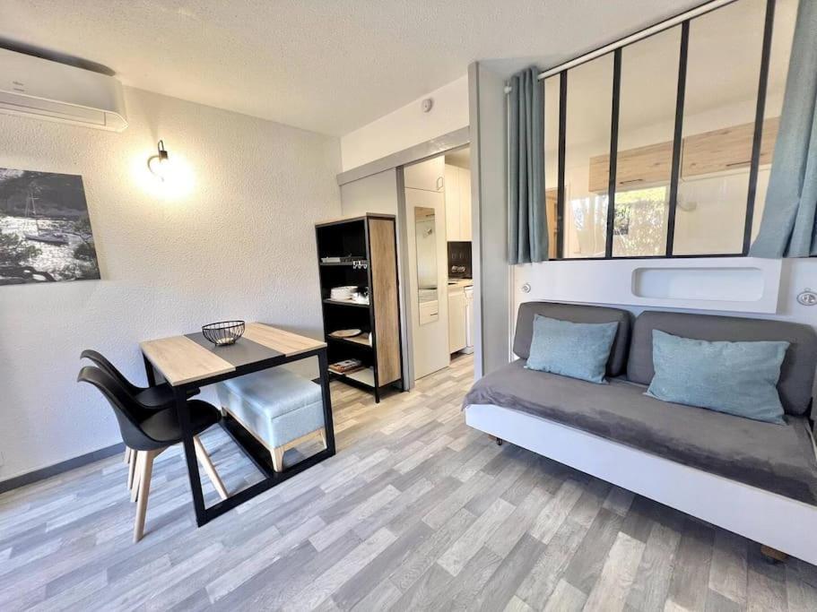 Appartement Port De Hyeres 4 Personnes Hyères Exterior foto